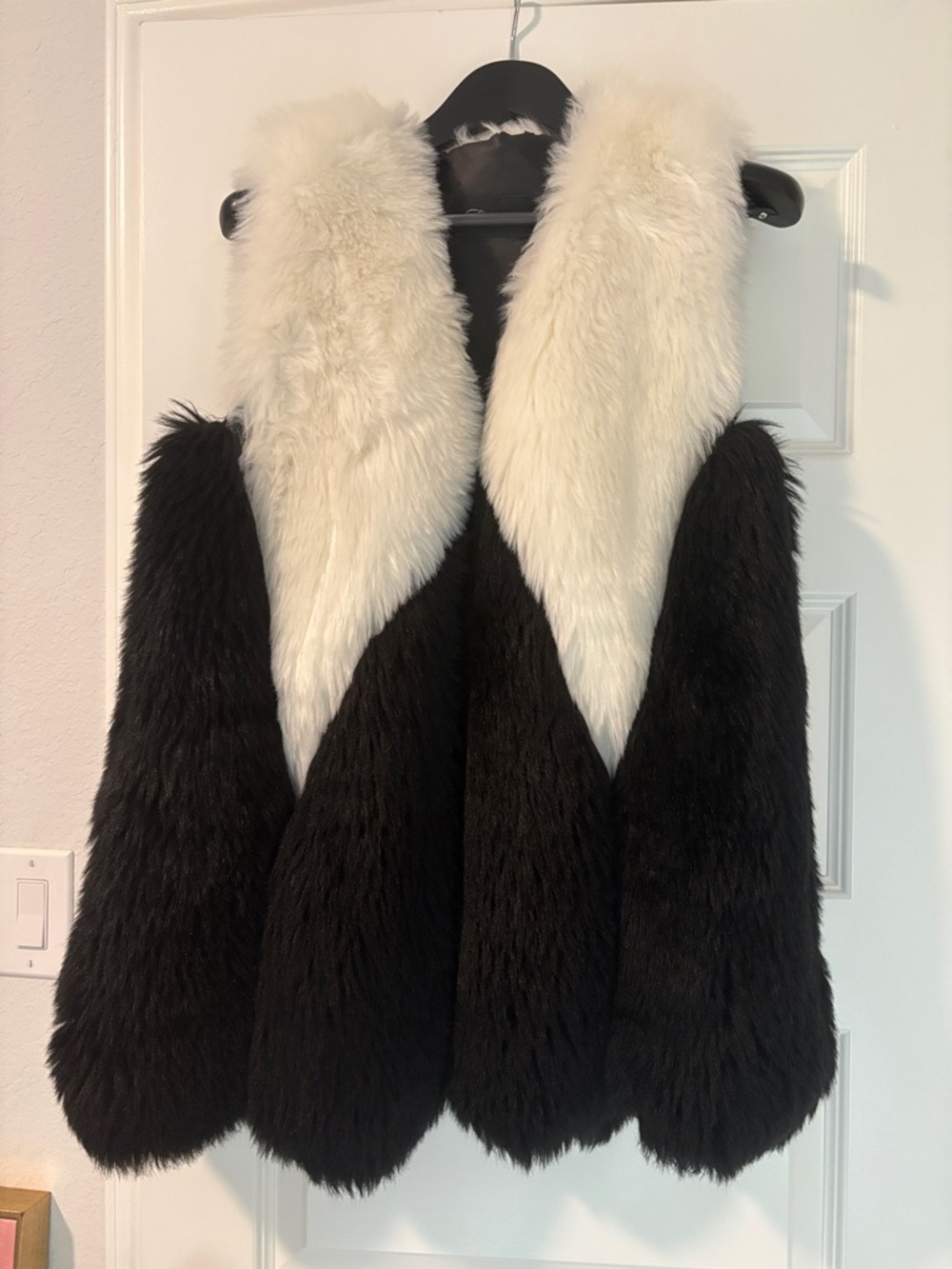 Women’s Black & Cream Faux Fur Vest - Luxury Layering